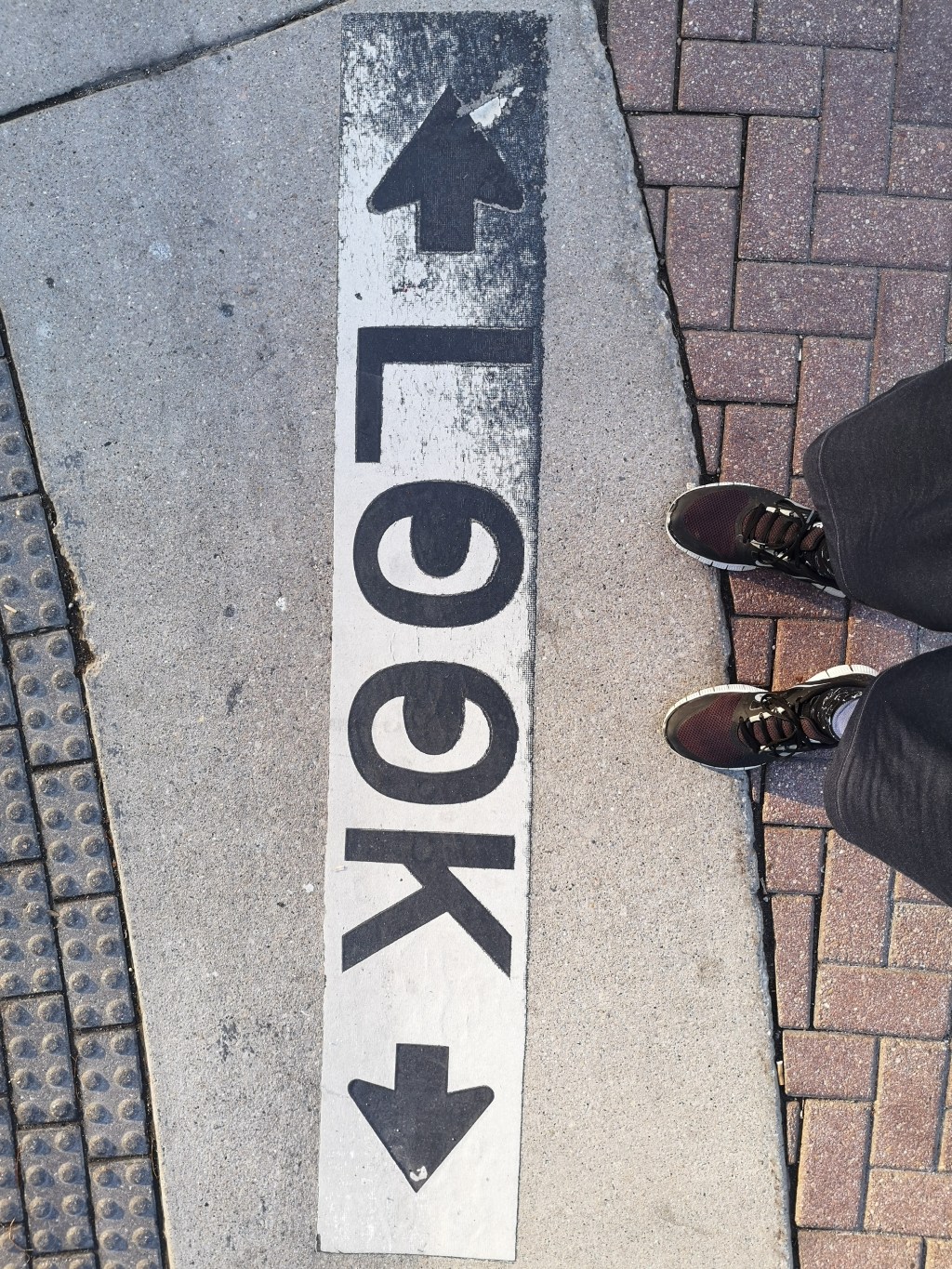 shoe gazer :: new page